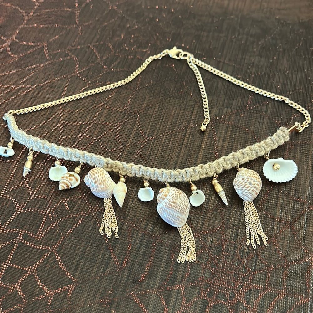 Shell adjustable necklace